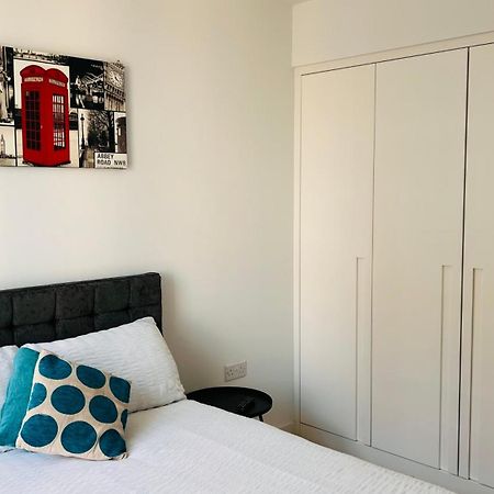 Lush Living - Double Room With Private Bathroom London Bagian luar foto