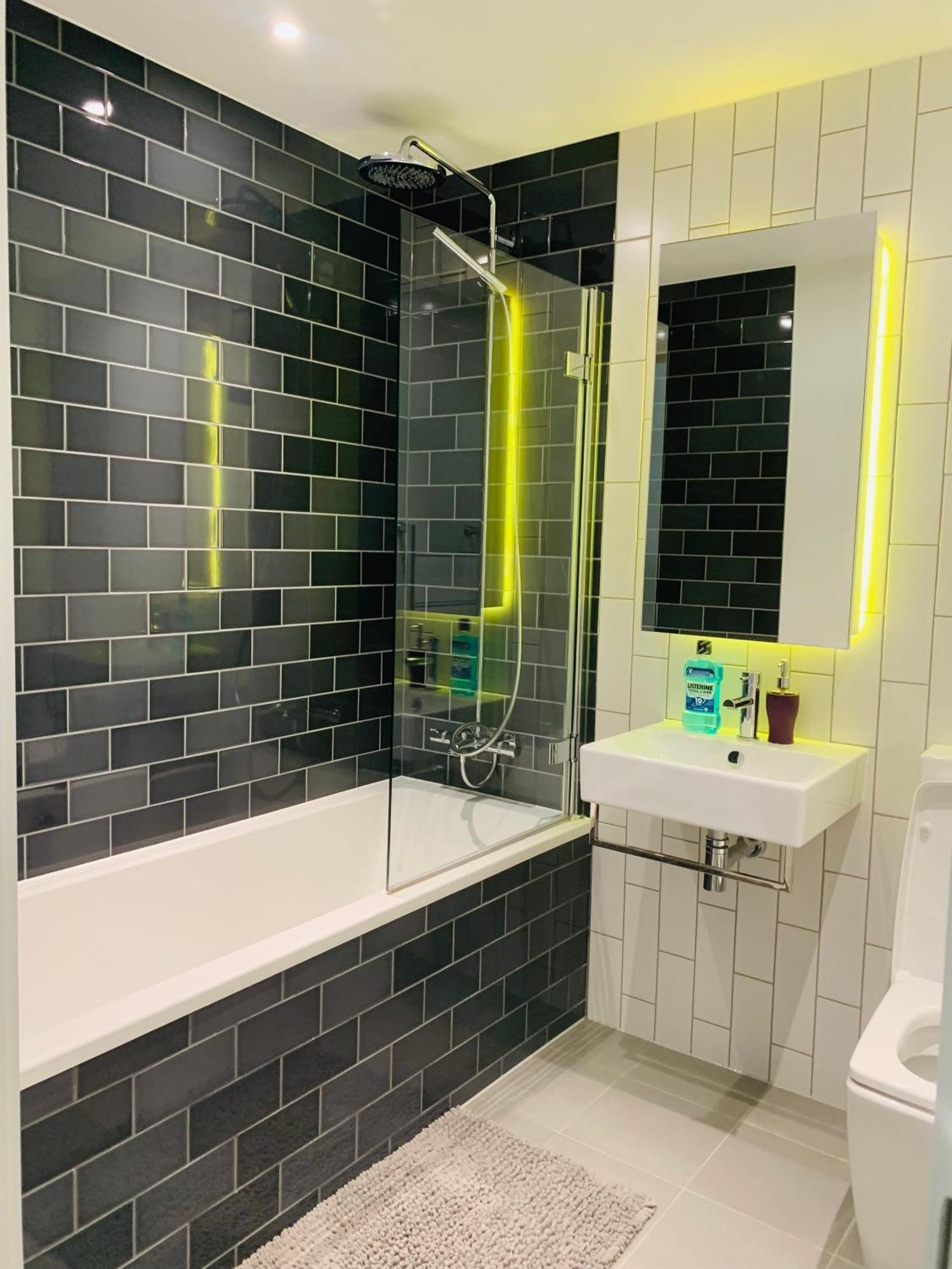 Lush Living - Double Room With Private Bathroom London Bagian luar foto